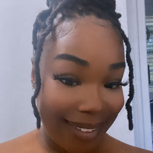 Meet your Posher, Latoya